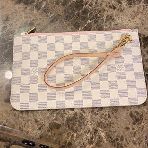 Louis Vuitton Pouchette